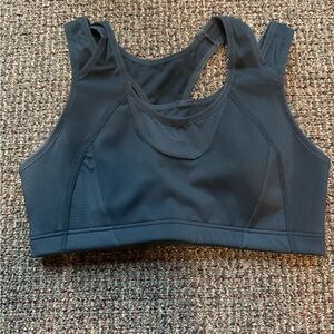 Seamless Black Sports Bra